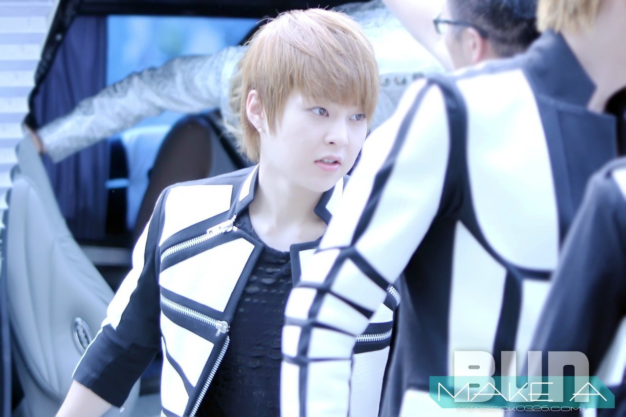 [Fantanken] 100912 EXO M XiuMin @ YAHOO! recording Tumblr_mae7ntR3aK1rtbnipo1_1280