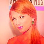 Taylor Swift - Sayfa 5 Tumblr_manqznMRI21rd7f4do2_250