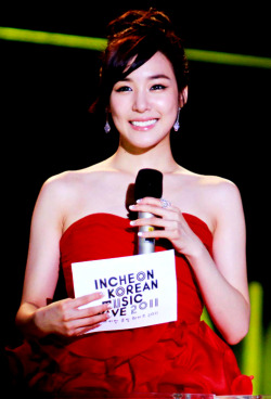 [FANYISM] [VER 8] Eye Smile(¯`'•.¸ Hoàng Mĩ Anh ¸.•'´¯) ♫ ♪ ♥ Tiffany Hwang ♫ ♪ ♥ Ngơ House - Page 14 Tumblr_maqm3bChRc1rgl2qxo3_250