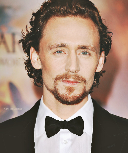 Kedvenc képeink Tom Hiddlestonról No. 1. - Page 37 Tumblr_mare108Jgi1rwkpk5o1_500