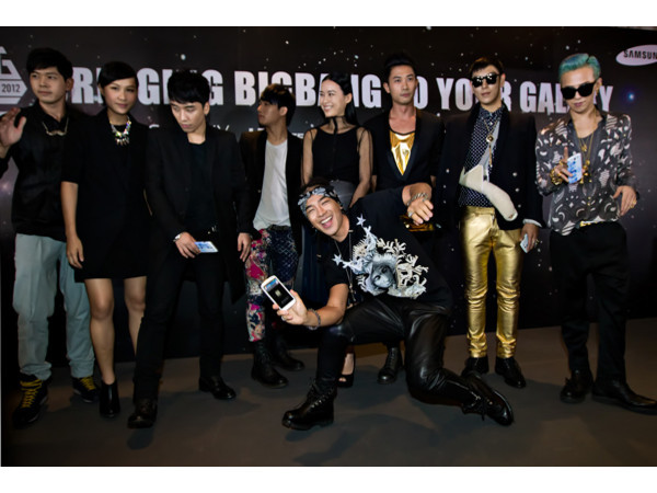 [Pics] Más fotos de Big Bang en “ALIVE Galaxy Tour 2012: Singapur” - Conferencia de Prensa Tumblr_mb1j3fA5TT1rt0v7do2_1280