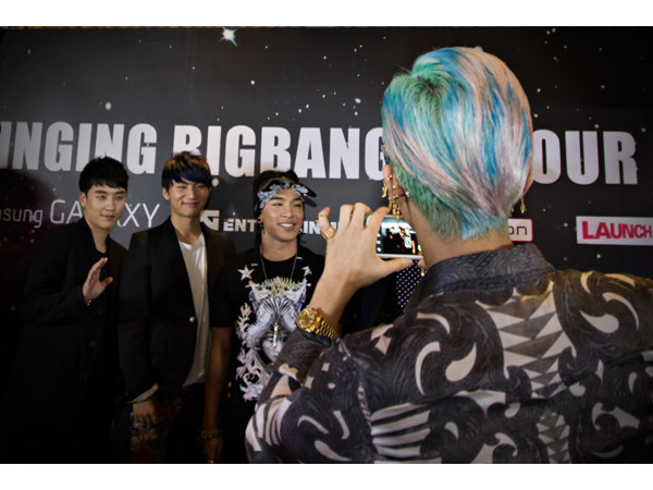 [Pics] Más fotos de Big Bang en “ALIVE Galaxy Tour 2012: Singapur” - Conferencia de Prensa Tumblr_mb1j3fA5TT1rt0v7do4_1280