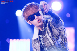 [PICS][07.10.2012] JunHyung @ China-Korea International Students Festival Tumblr_mbgg7n2CJh1qzjehuo1_250