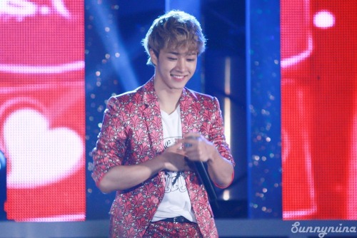 [PICS][07.10.2012] KiKwang @ China-Korea International Students Festival Tumblr_mbhb2soaT01qzjehuo1_500