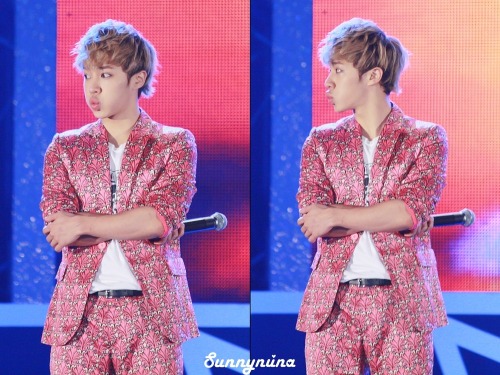 [PICS][07.10.2012] KiKwang @ China-Korea International Students Festival Tumblr_mbhb4aa5PO1qzjehuo2_500