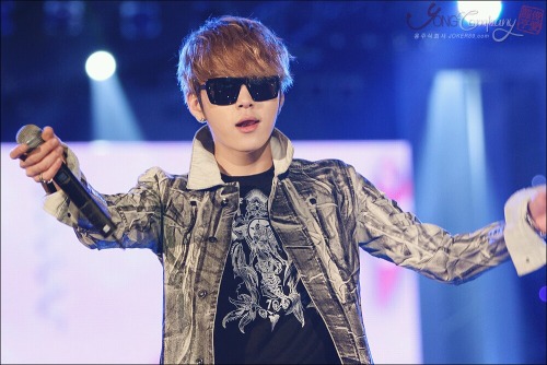 [PICS][07.10.2012] JunHyung @ China-Korea International Students Festival Tumblr_mbiu3fJ2Dl1ry97tjo1_500