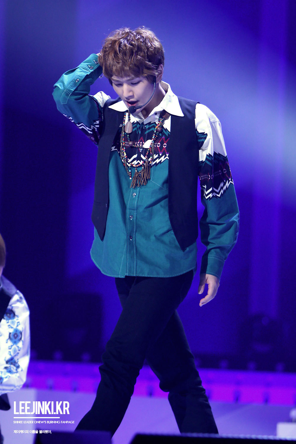 121011 Onew @ ABU Radio Song Festival Tumblr_mbqjxnRh381qdtvhxo3_1280