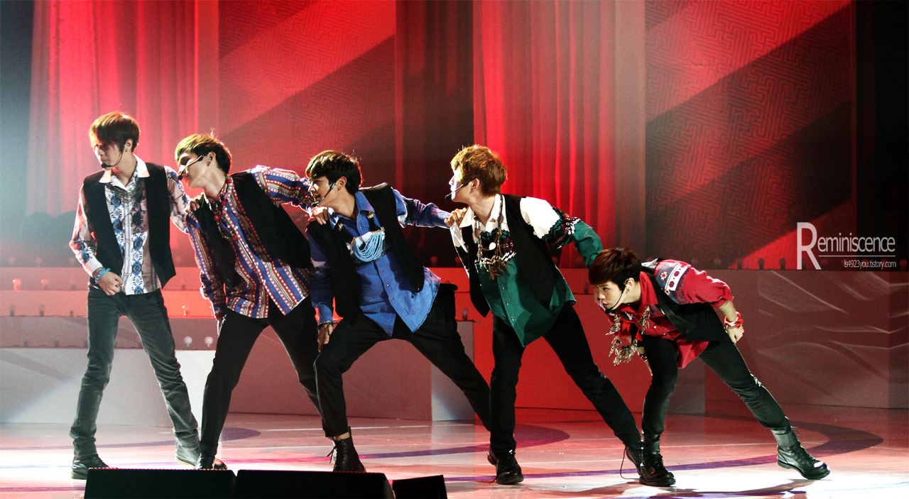 121011 SHINee @ ABU Radio Song Festival Tumblr_mbs32pdigK1rsplwwo4_1280