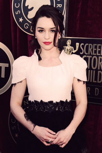 Emilia Clarke - Daenerys Targaryen Tumblr_mbvndyVbLK1rpz0qro1_400