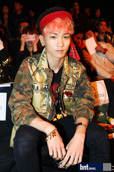 121024 Key @ Seoul Fashion Week Tumblr_mce7tm6prJ1qdws1jo7_400