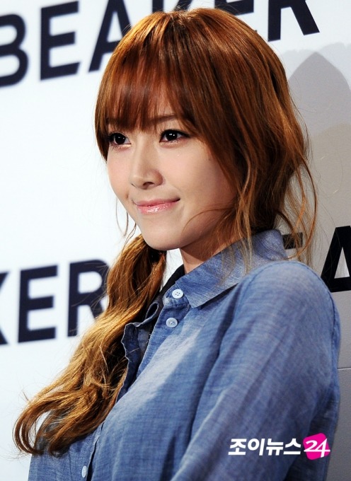 [PIC][25-10-2012]Jessica tham dự Lễ khai trương cửa hàng "BEAKER" tại Hannam-dong, Seoul vào tối nay Tumblr_mcgb6poDv91qitdj1o1_500