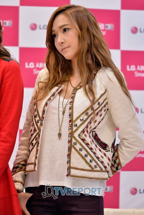 [PIC][15-11-2012]SNSD xuất hiện tại buổi fansign cho thương hiệu "LG" vào chiều nay Tumblr_mdiyshXECq1qitdj1o1_500