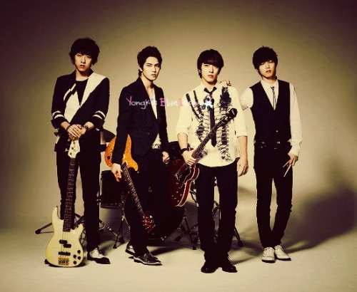 CN Blue >> Album Japonés "Stay Gold" Tumblr_mdj3lcN5gN1qfi7igo1_500