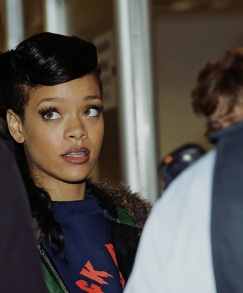 Fotos de Rihanna (apariciones, conciertos, portadas...) [10] - Página 2 Tumblr_mdqs28tJGE1qlthugo1_500