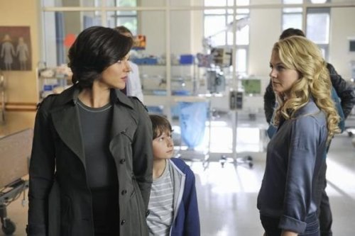 Regina Mills & Emma Swan (SWANQUEEN) - Página 9 Tumblr_me2pguNxyv1r7zyn4o2_500