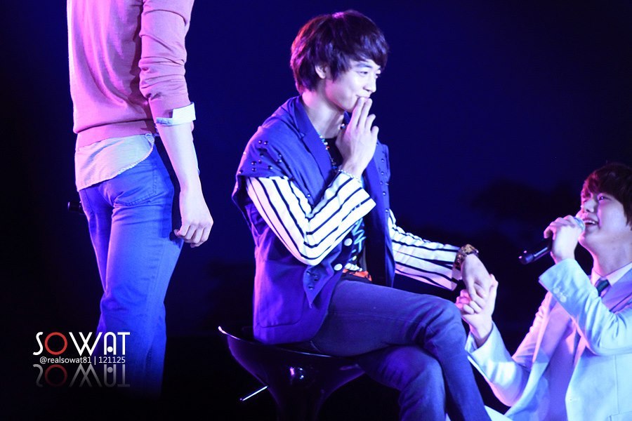 121125 Minho @ SMTOWN Bangkok Tumblr_me536dTmIL1rsplwwo1_r1_1280