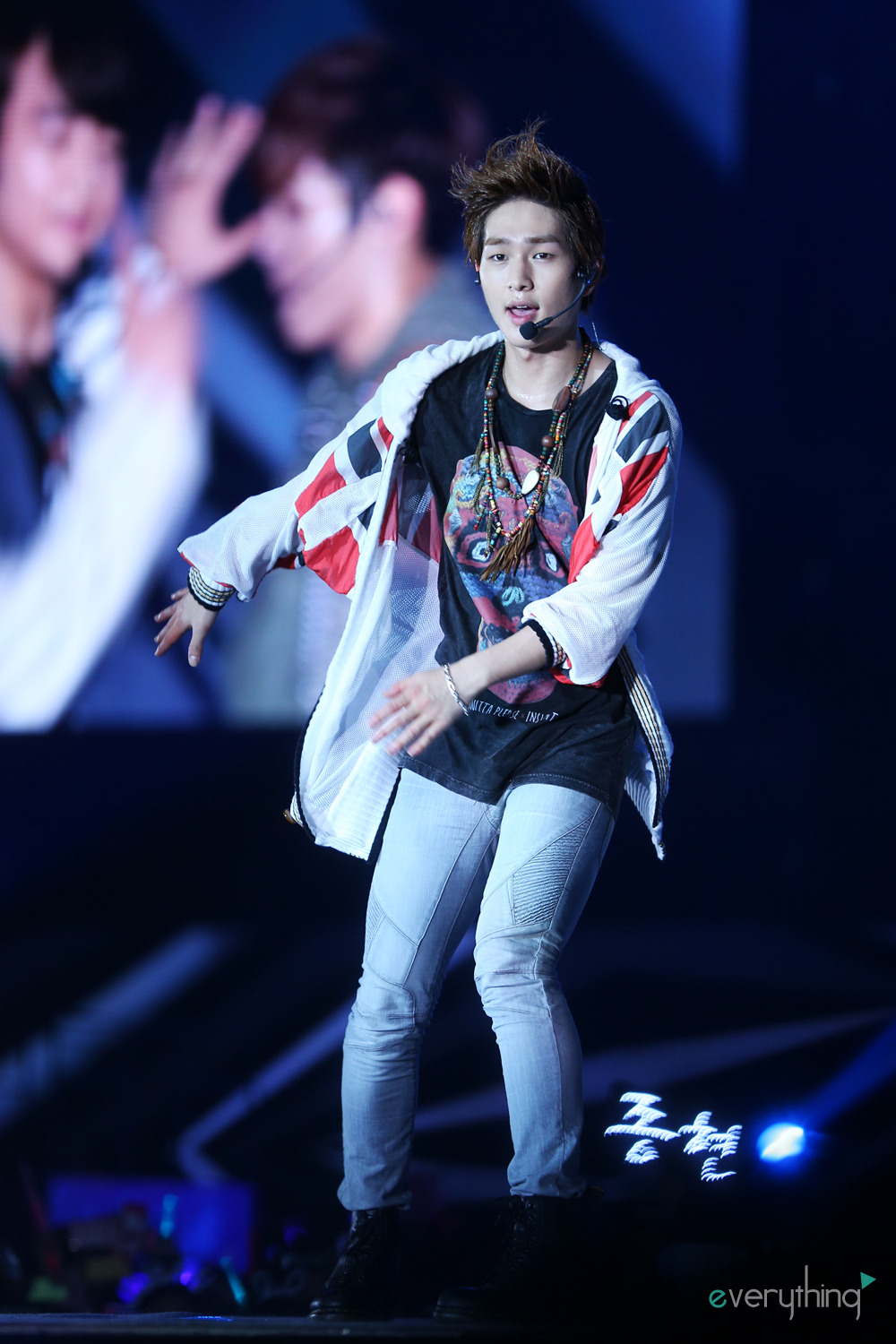 121125 Onew @ SMTOWN Bangkok Tumblr_me55yf3t0Q1rtjlxyo1_1280