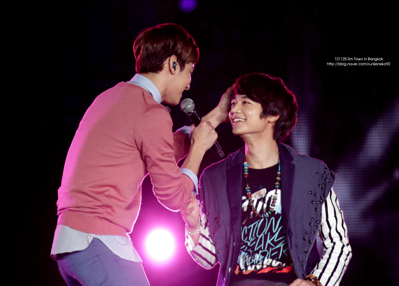 121125 Minho @ SMTOWN Bangkok Tumblr_me72rwgg0P1rsplwwo1_1280