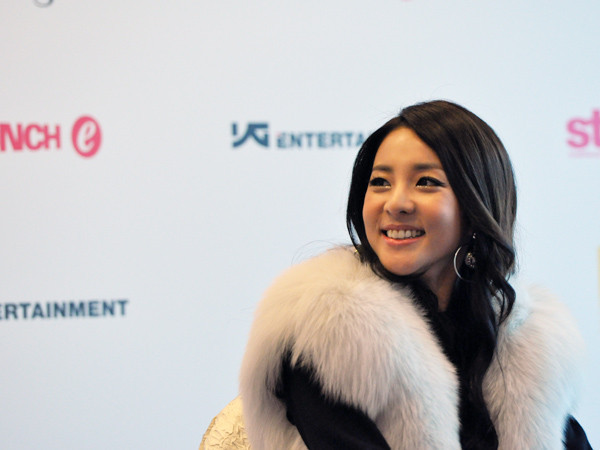 [Interview] Conférence des 2NE1 à Singapour. Tumblr_meaft2h1Y11qzjb8ko1_1280