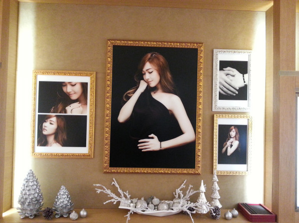   [PICS] Jessica @ exhibición Cartier Love Tumblr_mec8nwsHXU1rheyf6o4_1280