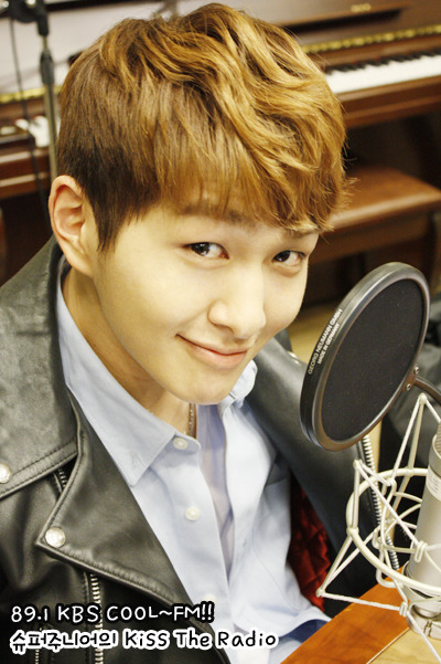 130228 Onew @ KBS Kiss The Radio Tumblr_miywwkw6uX1rtjlxyo1_500