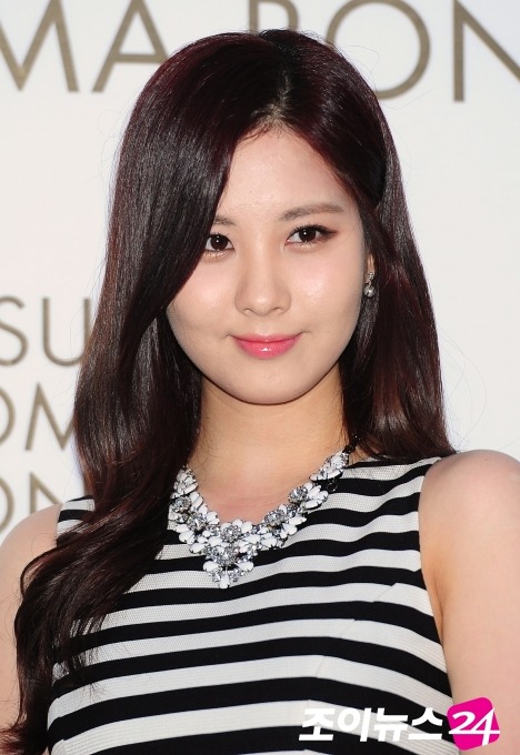 [PIC][25-03-2014]SeoHyun tham dự "Suecomma Bonnie' 2014 F/W Collection" vào tối nay Tumblr_n2zpkiyVnk1sewbc1o1_500