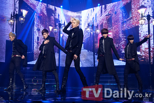 [صور] NU’EST على مسرح M!CountDown Tumblr_mi7qzuNd5e1rx06jwo3_1280