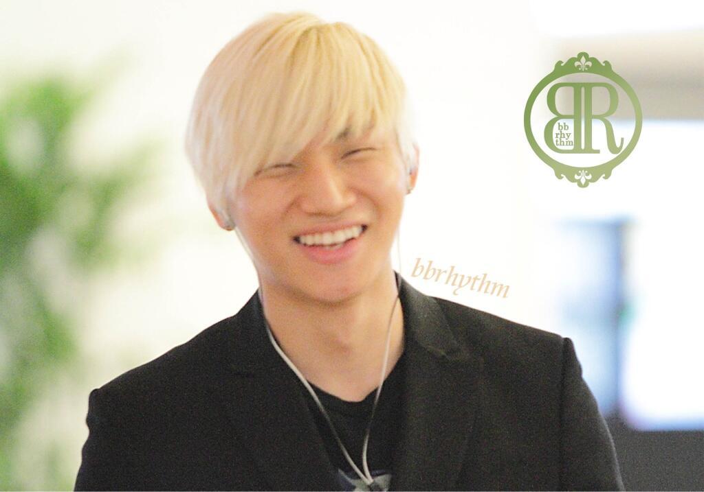 [30/3/13][Pho] Daesung tại sân bay Gimpo đến Nhật (28/3) Tumblr_mkexrqLj8A1qjyoa0o1_1280