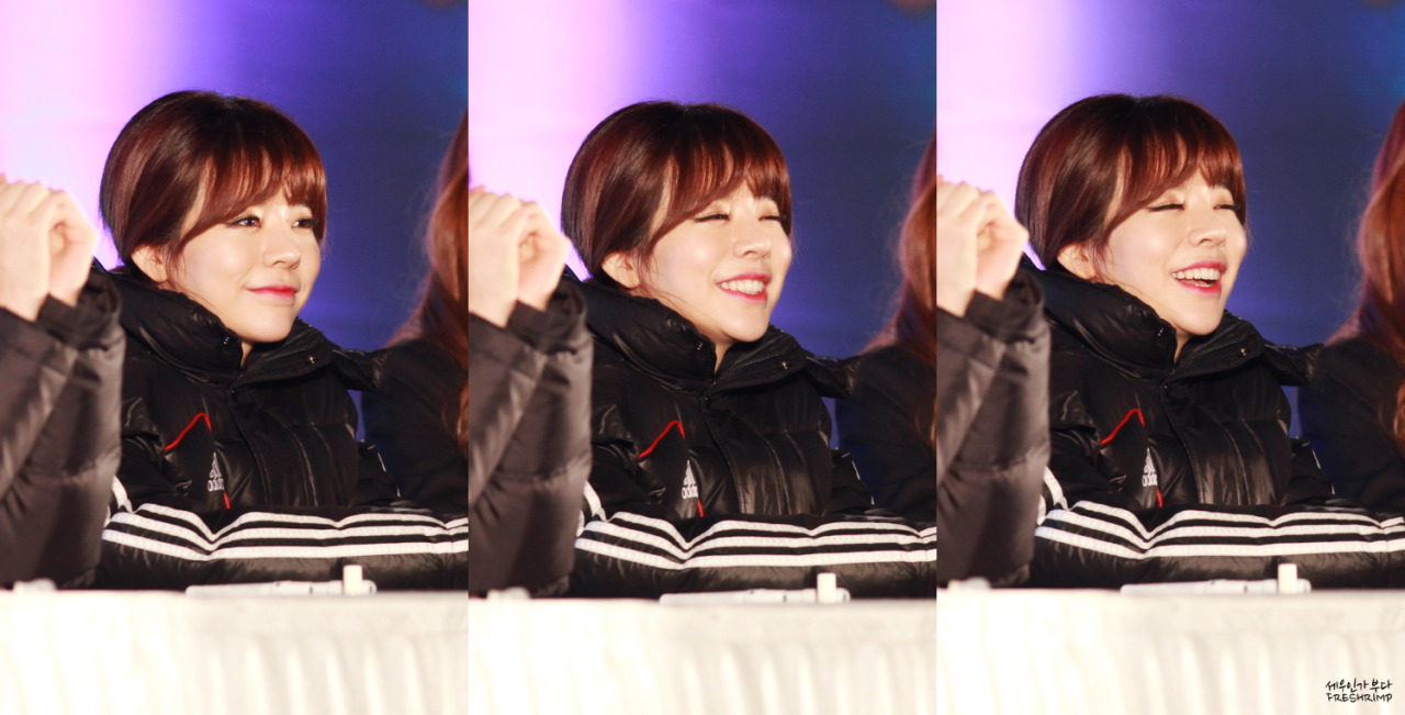 [140316] Sunny —  Fansign en Cheonggye Plaza Tumblr_n2kjis7Q7l1sewbc1o5_1280