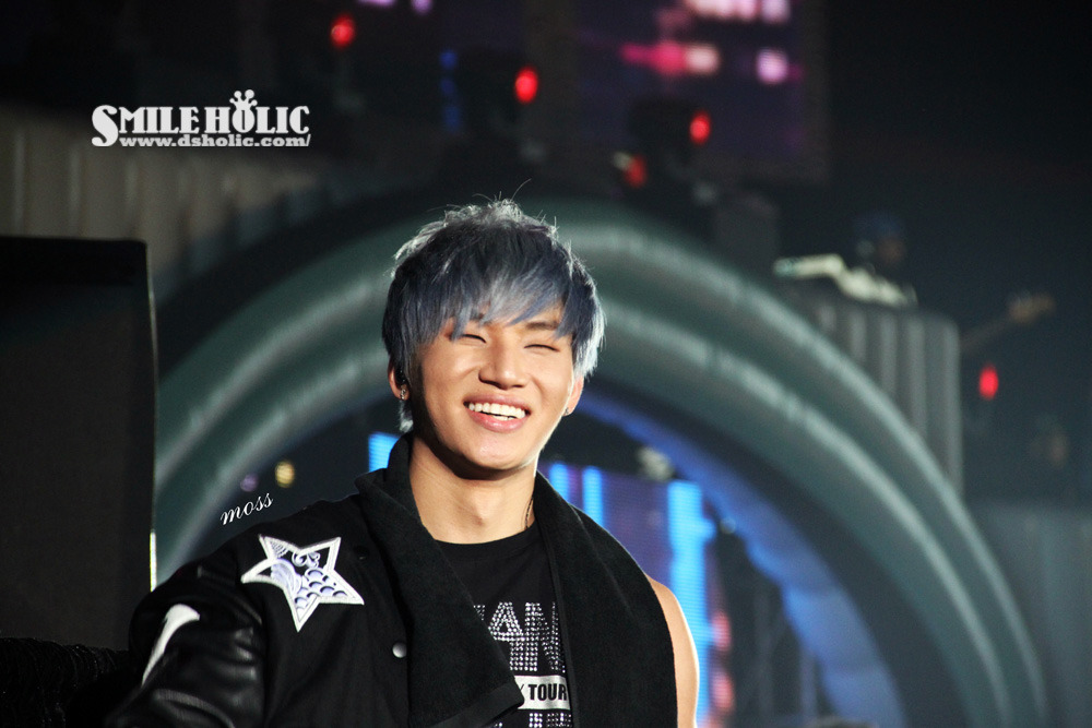 [PhoHD] ALIVE Tour 2012 ở Hồng Kông (8-9-10/12/2012) Tumblr_mewzj8CLot1qb2yato7_1280