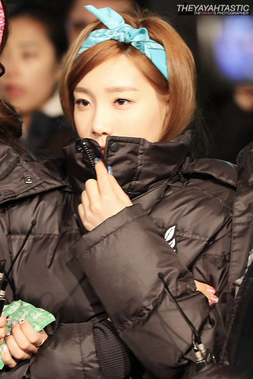 [PIC][11-01-2013]SNSD xuất hiện tại Hongdae để ghi hình cho chương trình "Guerilla date" vào tối nay Tumblr_mgh11uzPaD1rs68xto1_500