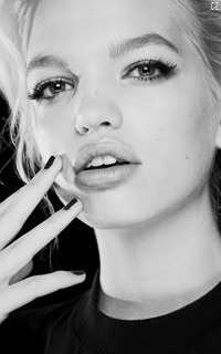 Daphne Groeneveld Tumblr_mgxeyjgQeA1qmxjxqo6_250