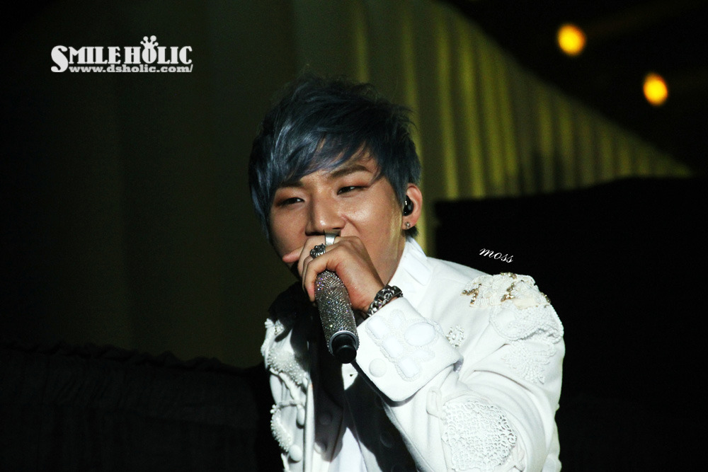 [PhoHD] ALIVE Tour 2012 ở Hồng Kông (8-9-10/12/2012) Tumblr_mewyxu7mS61qb2yato2_1280