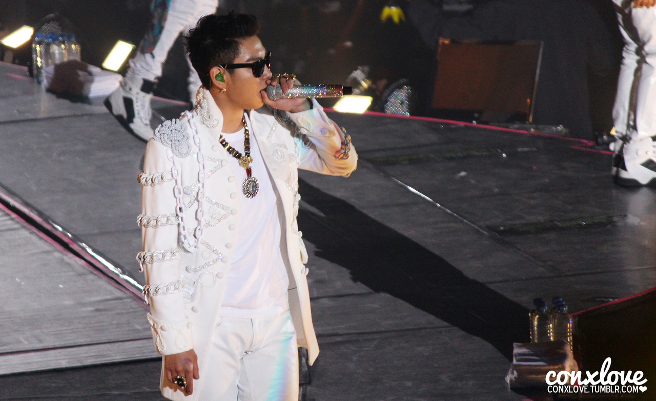 [PhoHD] ALIVE Tour 2012 ở Hồng Kông (8-9-10/12/2012) Tumblr_mer16uL7QZ1qd6ajbo1_1280