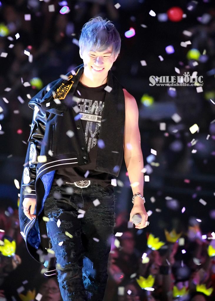 [PhoHD] ALIVE Tour 2012 ở Hồng Kông (8-9-10/12/2012) Tumblr_mewzvry47h1qb2yato8_1280