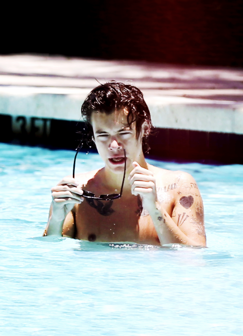 HARRY STYLES ☼ at this moment, i swear we are infinite Tumblr_mohy31Ypwg1qhuf2po2_r1_500