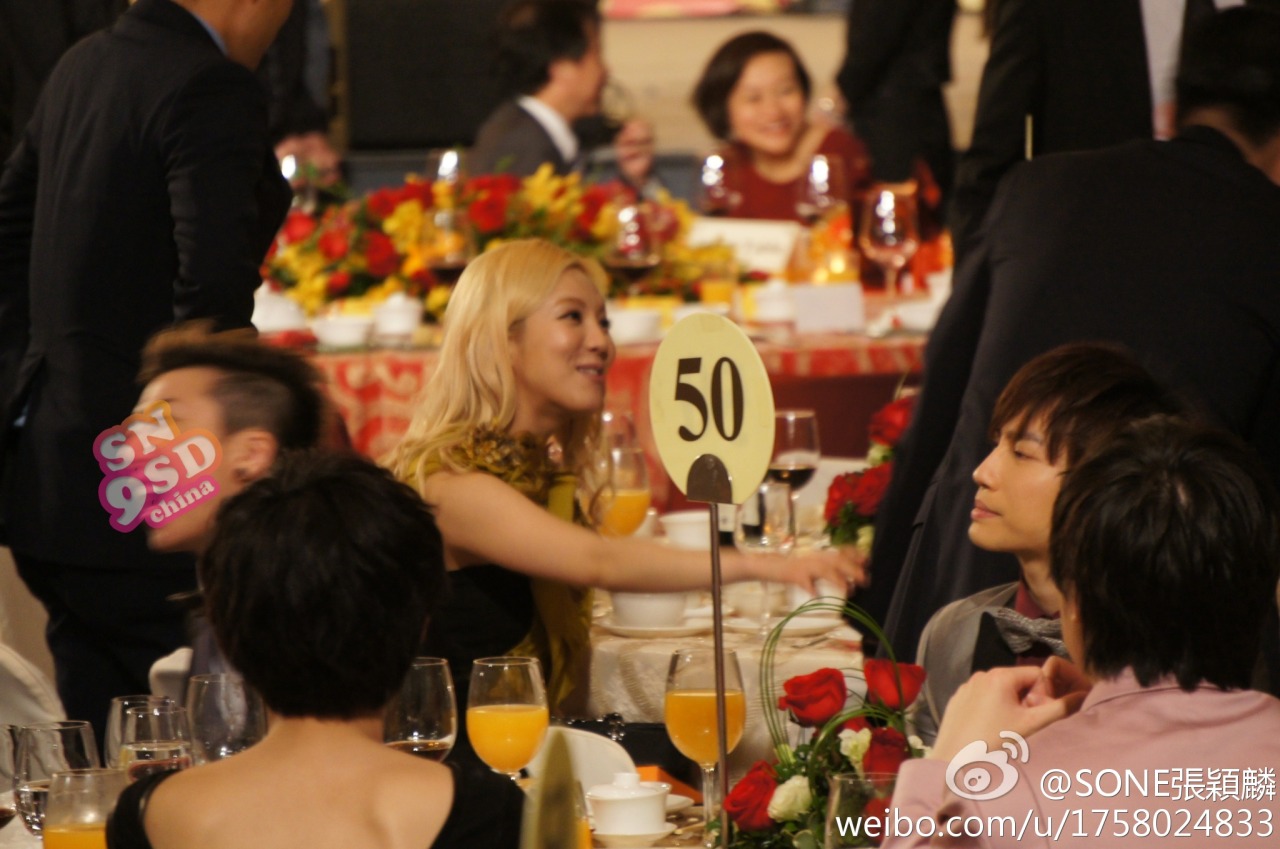 [PIC][24-03-2013]Selca mới của HyoYeon, MissA Min, Han Ga In, Gill(Chung Hân Đồng) và Tyler Kwon - Page 2 Tumblr_mjrkw7C6wB1rs68xto3_1280