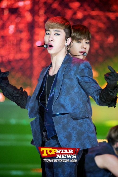 NEWS-PIC| صور B.A.P الرسمية في Show Champion بتاريخ 20 MAR Tumblr_mk0892aX091rnkj5ho1_500