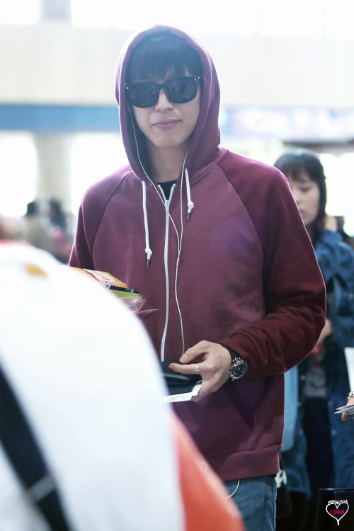 FAN.TAKEN| صور B.A.P في مطار Gimpo الدولي متوجهين إلى اليابان .. Tumblr_n31jh0uXgw1rnkj5ho1_500