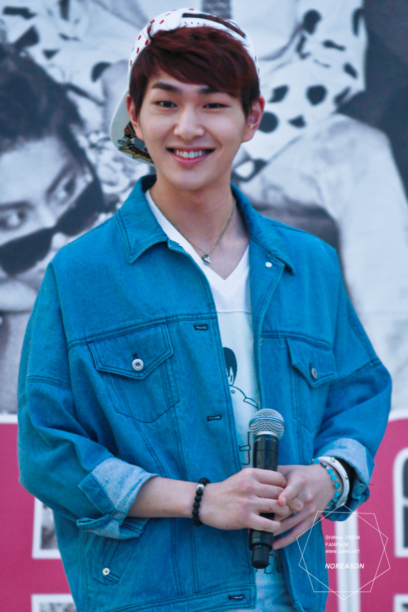 130512 Onew @ "Why So Serious" Fansigning #9: Yongdeungpo Tumblr_mn5nw8eZxp1r8fs1io1_1280