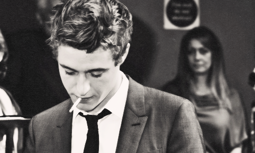 Max Irons - Page 3 Tumblr_mibxuwdnZm1rutpbro1_500