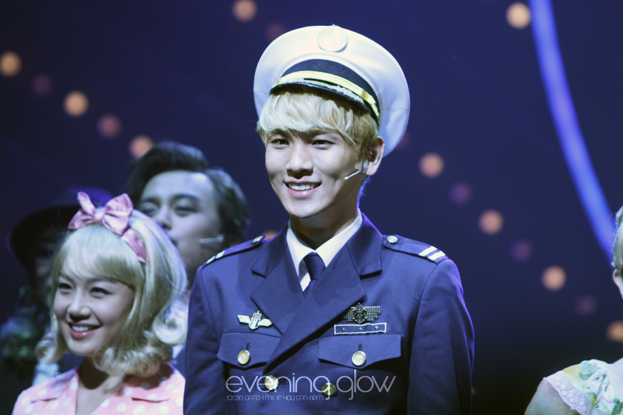 121218 Key @ Catch Me If You Can Musical Tumblr_mf8ygnkwMm1r5kb7po1_1280