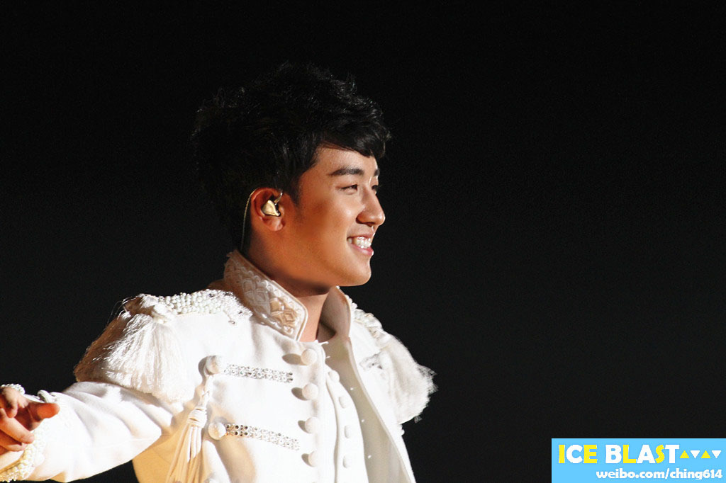 [PhoHD] ALIVE Tour 2012 ở Hồng Kông (8-9-10/12/2012) Tumblr_mermtxWYh01rhpiaho2_1280