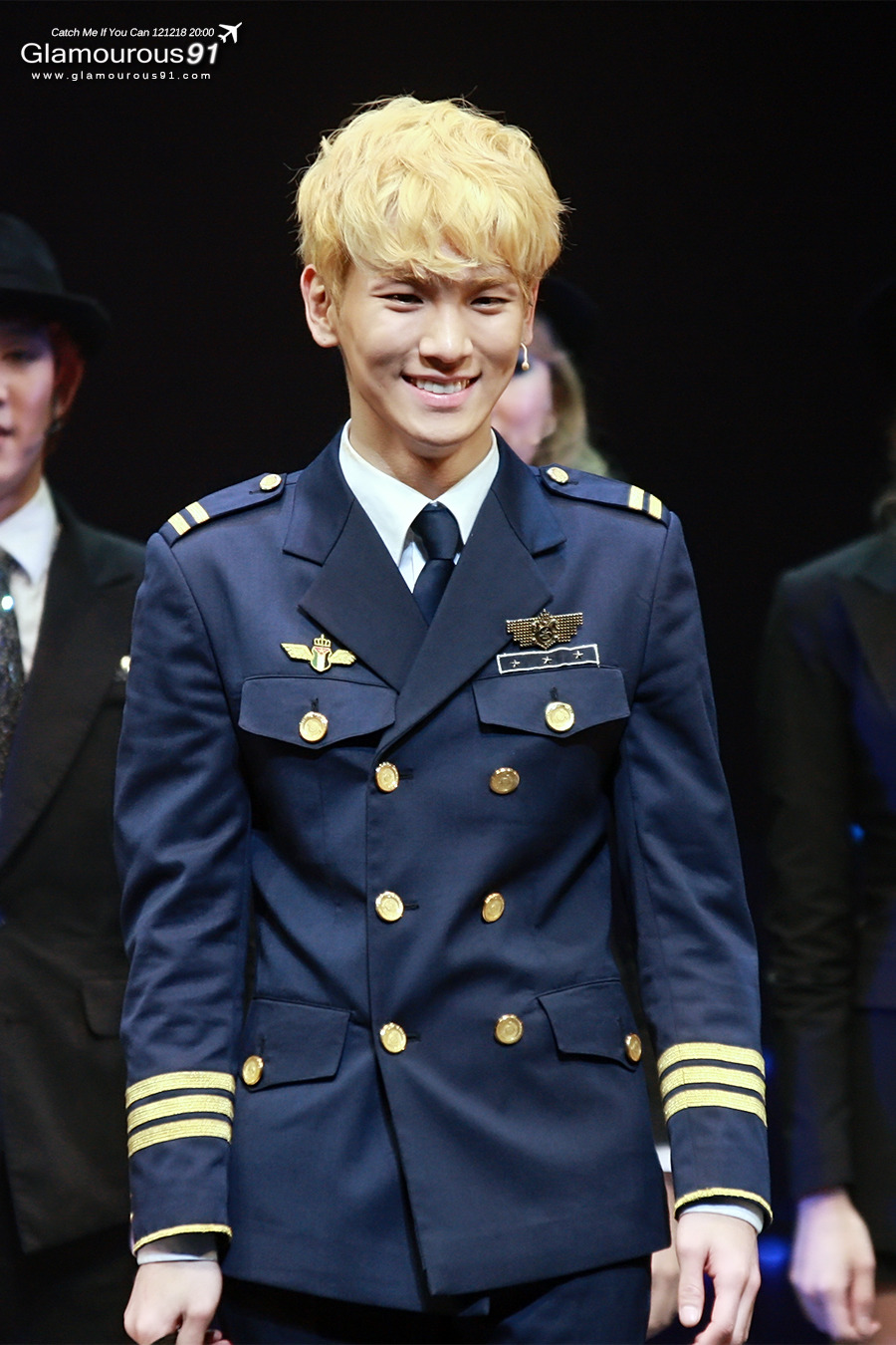 121218 Key @ Catch Me If You Can Musical Tumblr_mfaj42m25l1r5kb7po1_1280