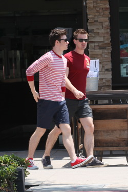 Chris Colfer & Will en West Hollywood Tumblr_mpftzndGSp1qe476yo6_250