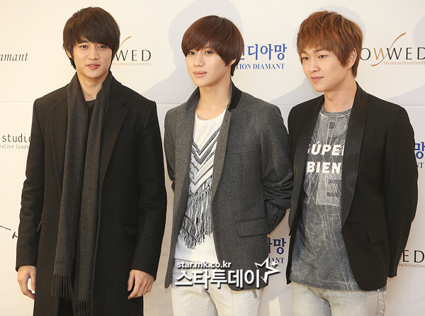 121216 Onew, Minho y Taemin @ Boda de Hong Rongki y Kim Alene Tumblr_mf46nxKGbX1rsplwwo12_r1_1280