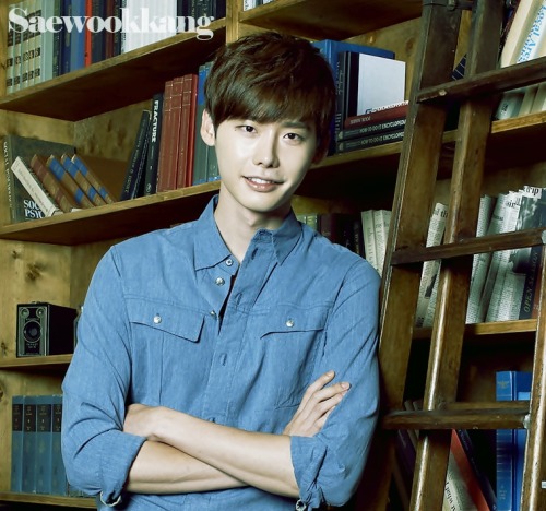 [PICS][11/9/2013] Lee Jong Suk endorsing Saewookkang (Nongshim Shrimp Cracker)  Tumblr_msh5bnH0gc1rqrpoao5_500