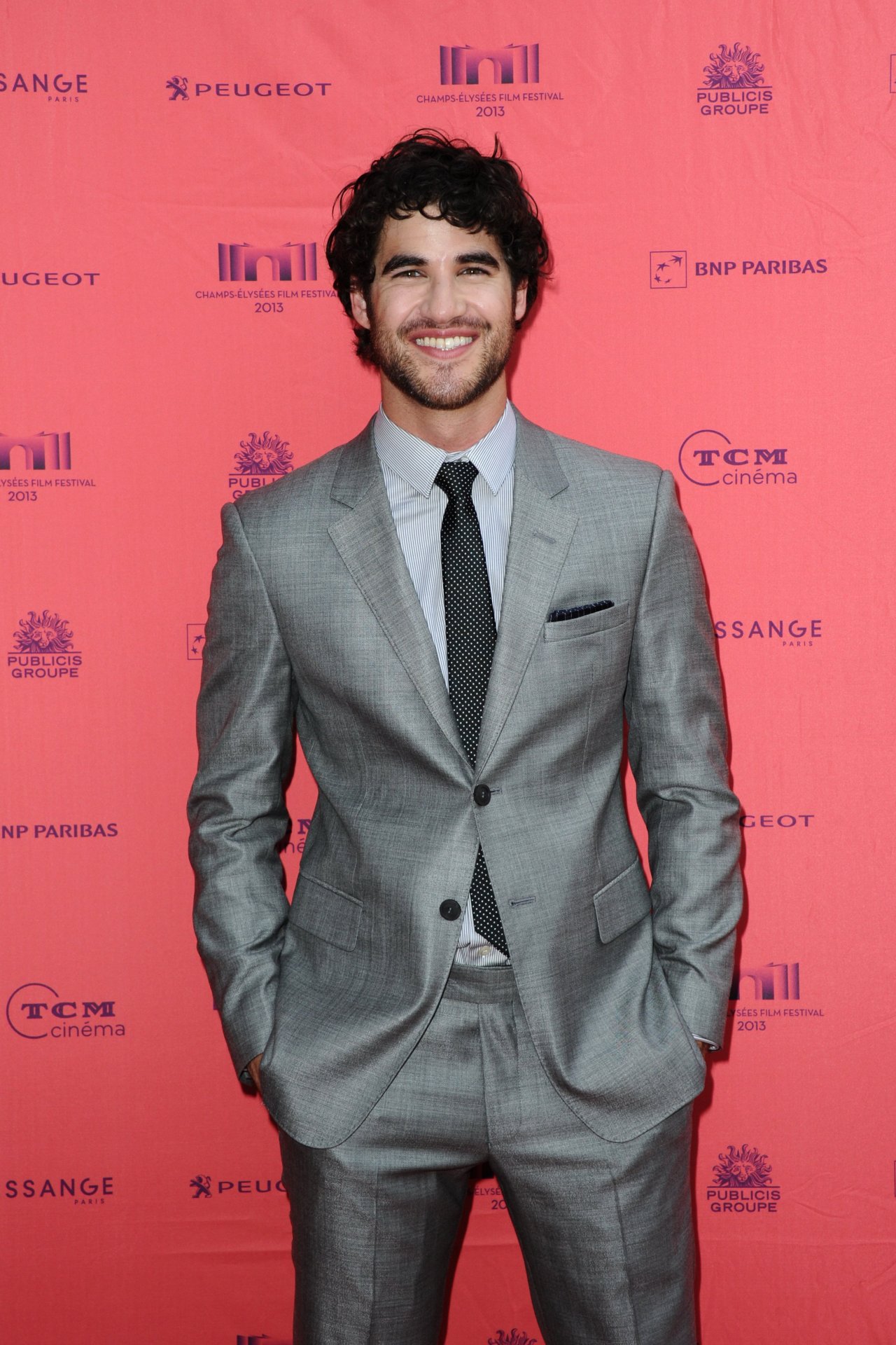 Darren Criss "Imogene" en 2nd Champs Elysees Film Festival Tumblr_molxq89ZMS1r4ezfzo3_1280