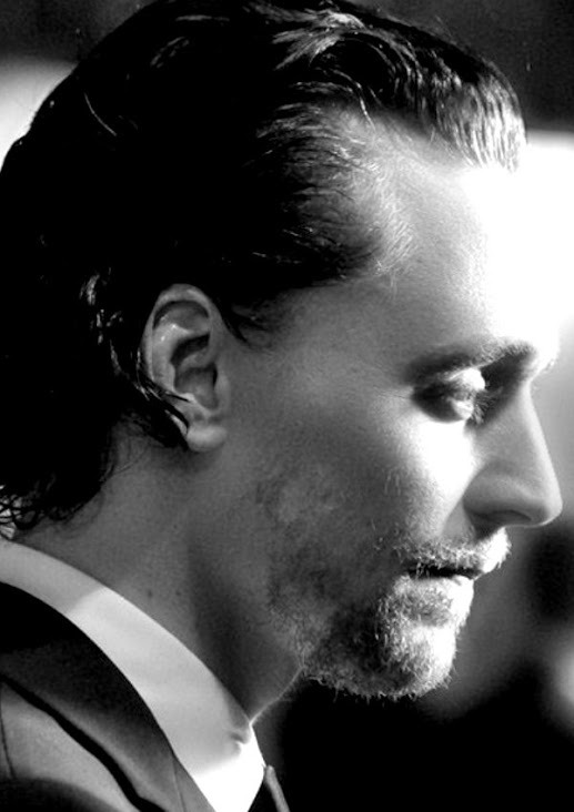 Kedvenc képeink Tom Hiddlestonról No. 2. - Page 5 Tumblr_mqhoo0yvFX1qh9lb4o1_1280