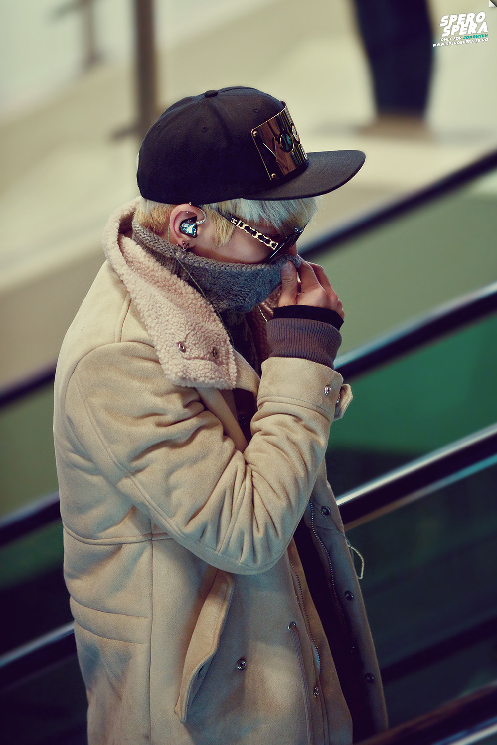 131224 Jonghyun @ Gimpo Airport rumbo a Japón Tumblr_myb0z25e0x1qzk8j4o1_1280